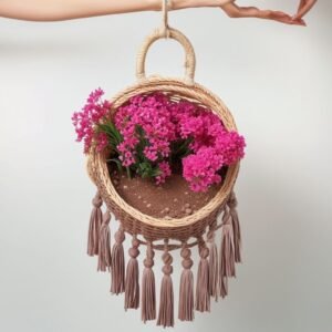 Wiszący kosz makramowy